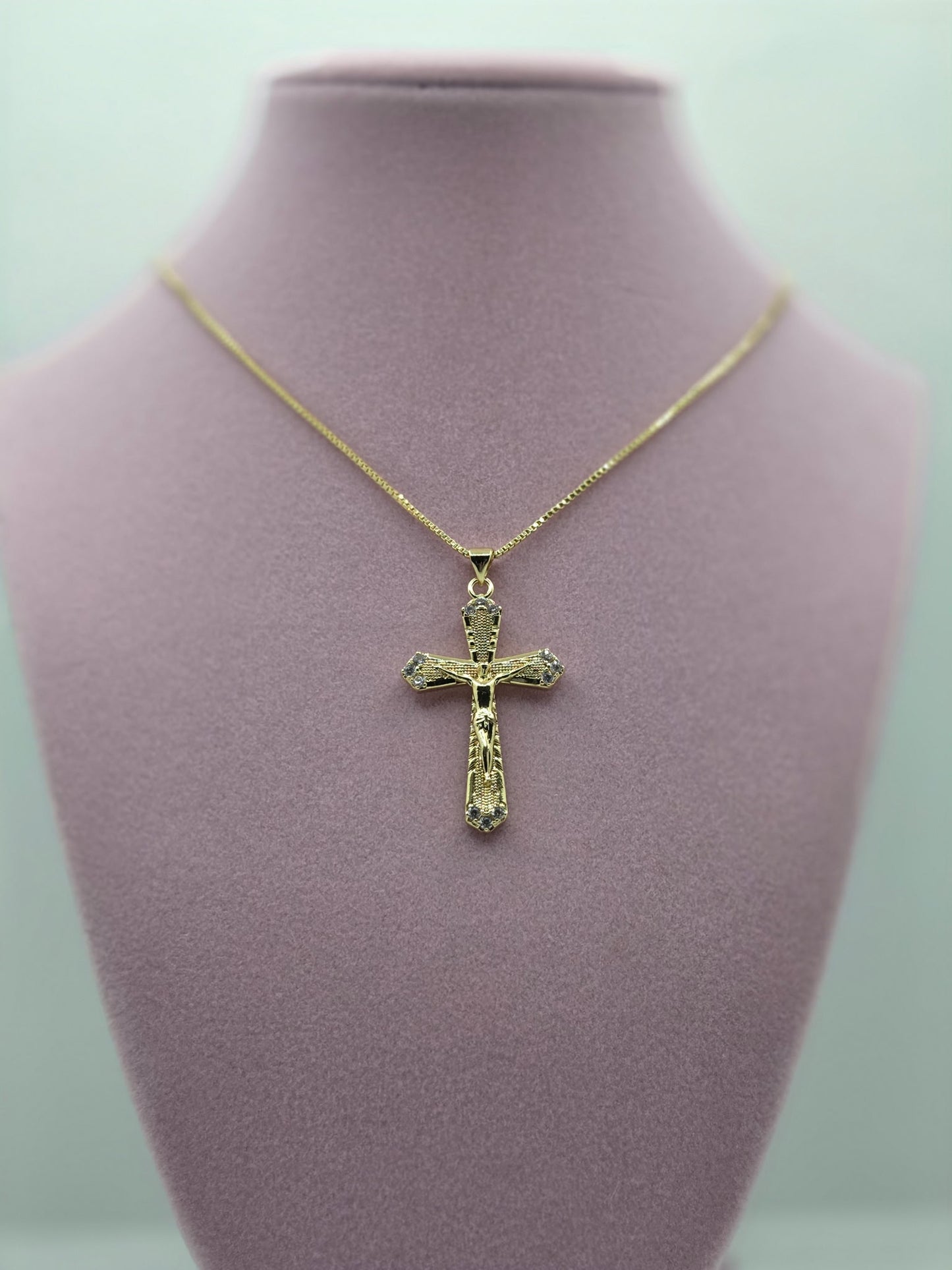 Corners Zircon Cross Necklace